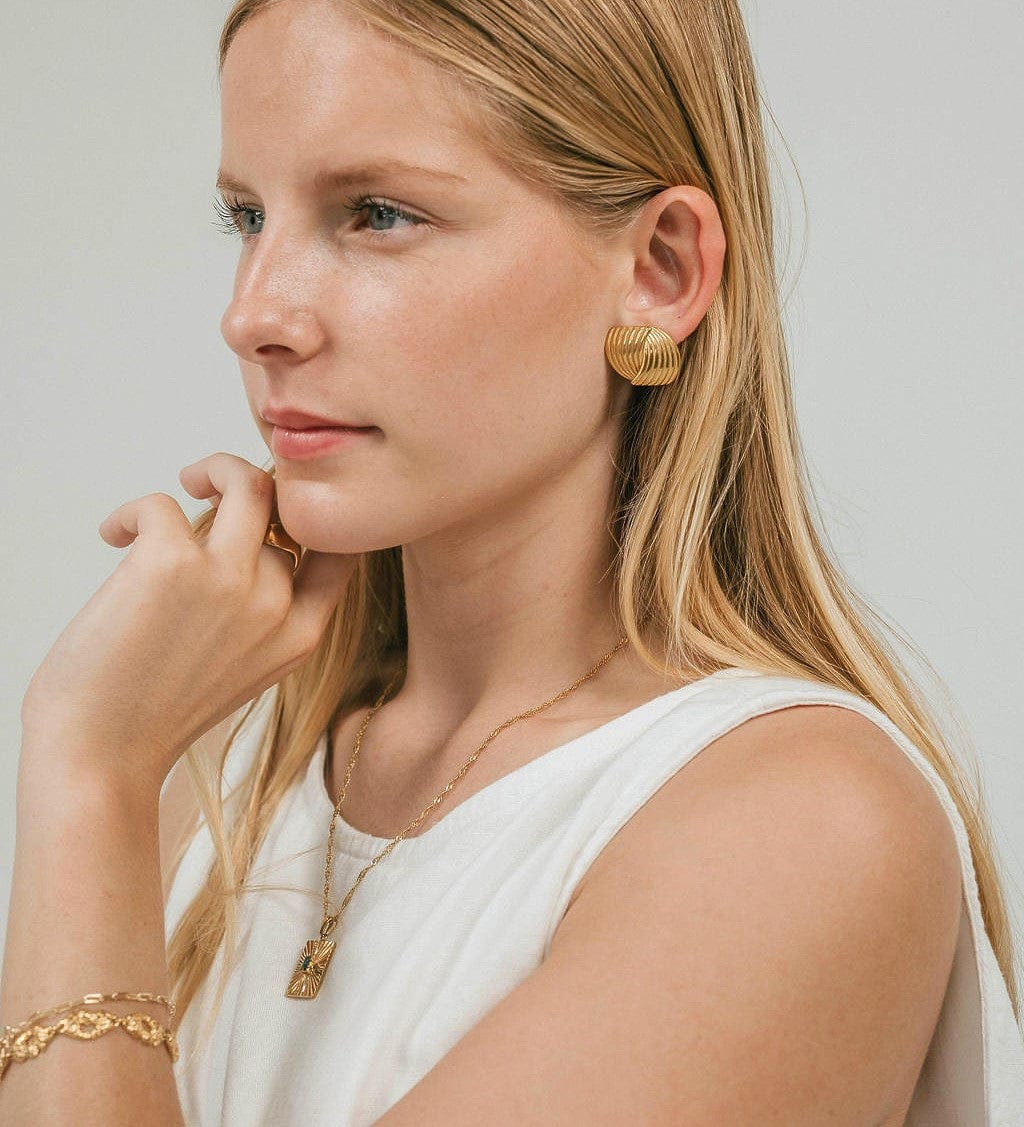 Olive James. Earrings Lex Vintage Earrings