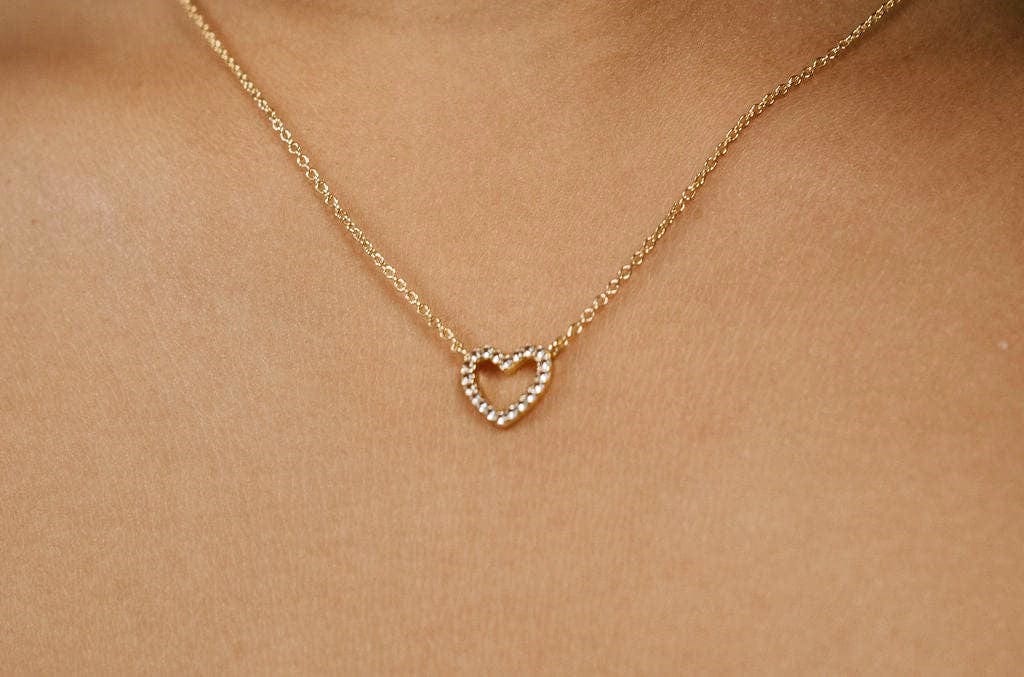 Olive James. Necklace Valentina Love Necklace