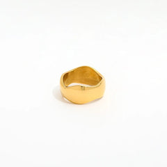 Olive James. Rings Goldie Ring